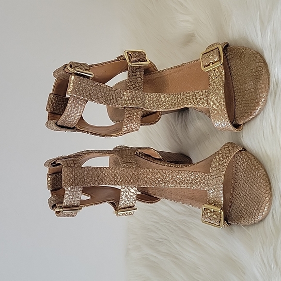 Seychelles Electro metallic gold leather stacked hell sandals women's si… - Picture 4 of 15